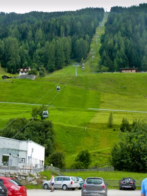 Před lanovkou